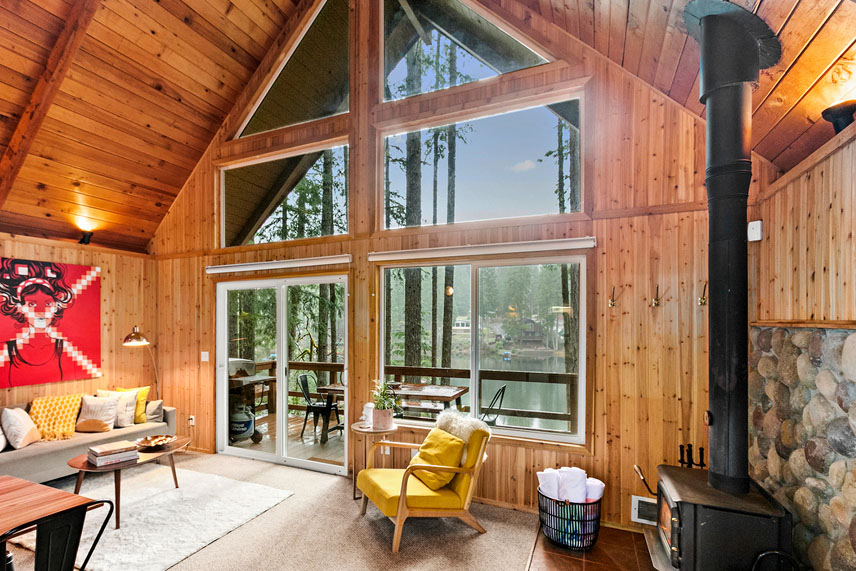 Cloudloft Cabin — romantic lakefront A-frame