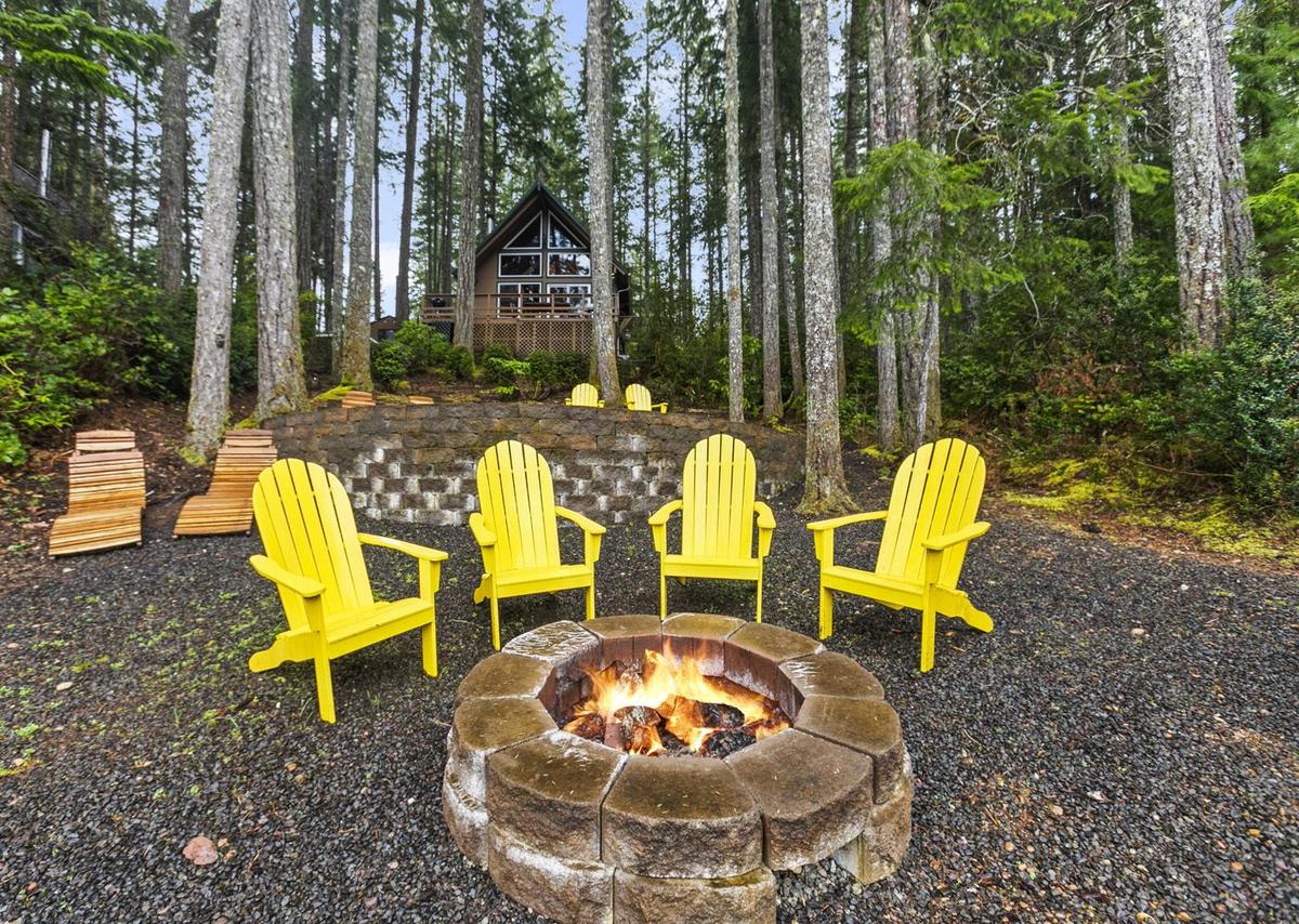 Outdoor firepit by the lake
