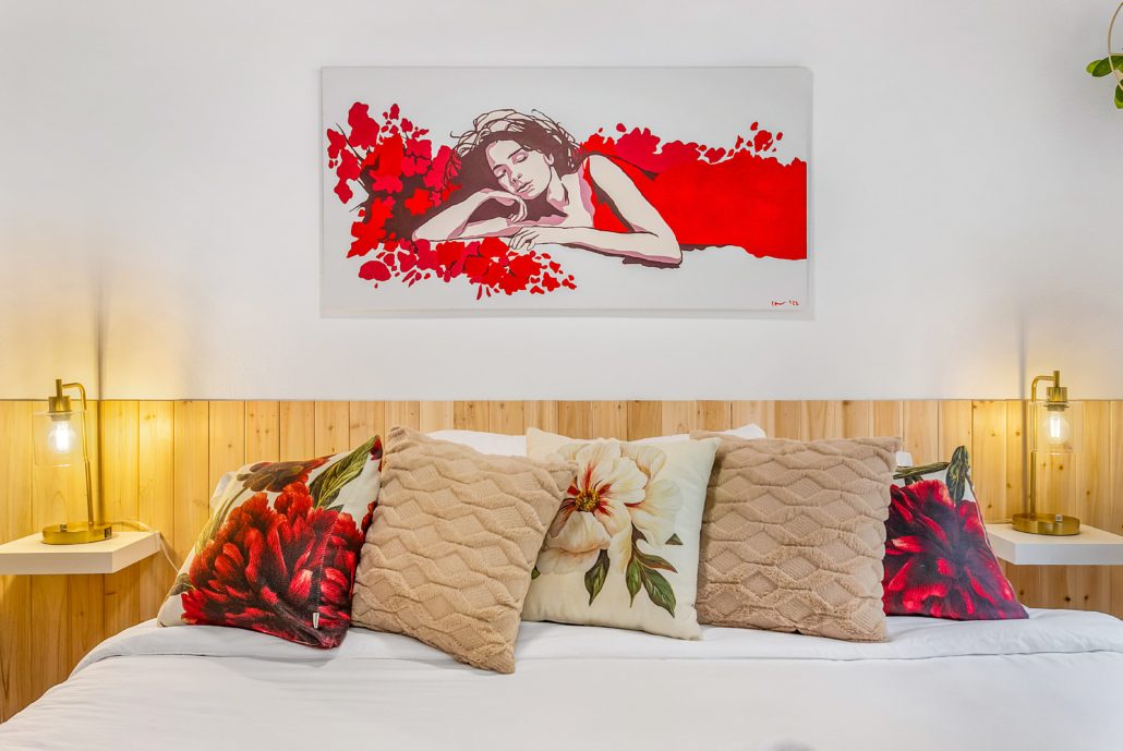 Ground-floor king bedroom