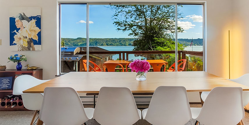 The Retreat waterfront home on Hood Canal